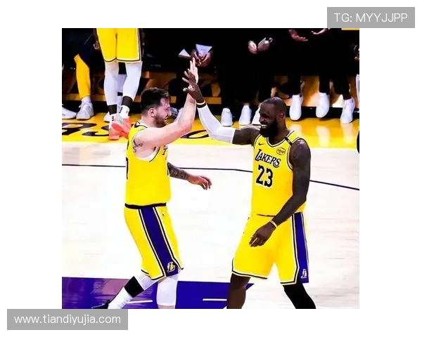 2016年11月5日湖人与勇士的激烈对决回顾与精彩瞬间分析