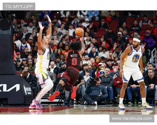 2017年勇士与76人对决回顾：一场篮球盛宴的精彩瞬间与战术解析