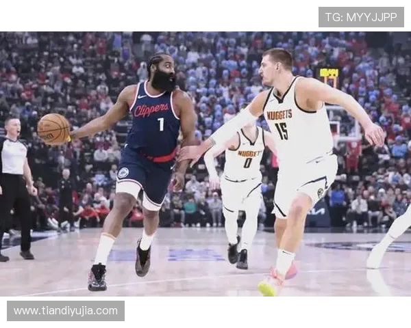 掘金与快船对决分析球队状态及战术策略探讨 掘金与快船对决分析球队状态及战术策略探讨