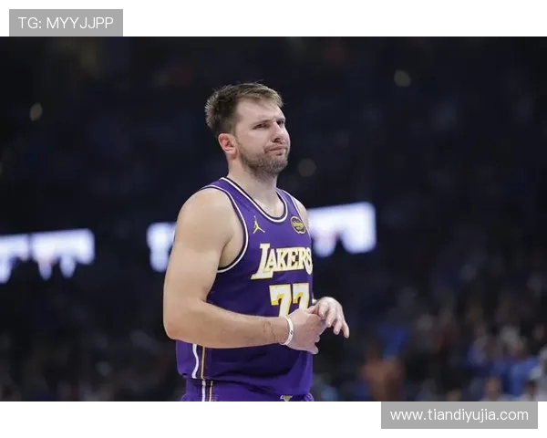 湖人对阵鹈鹕精彩直播视频回放与赛后分析全方位呈现